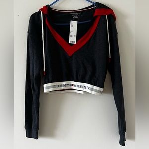 BRAND NEW Tommy Hilfiger Cropped Sweater in XS